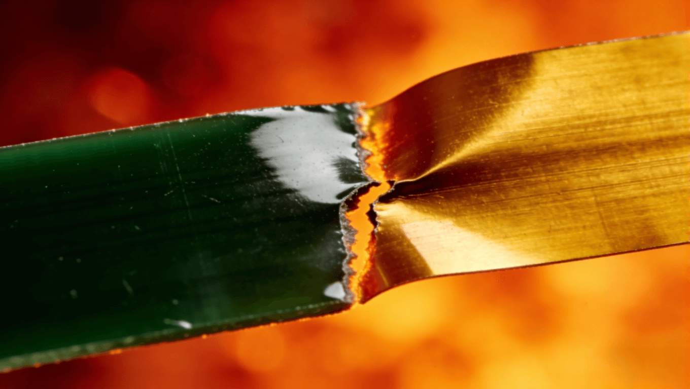 軟硬結合板材料熱膨脹系數(shù)差異導致分層現(xiàn)象的微距攝影